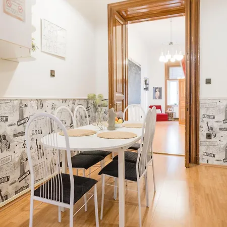 Apartment Just Chillin Apt-budapest Historic Landmarks