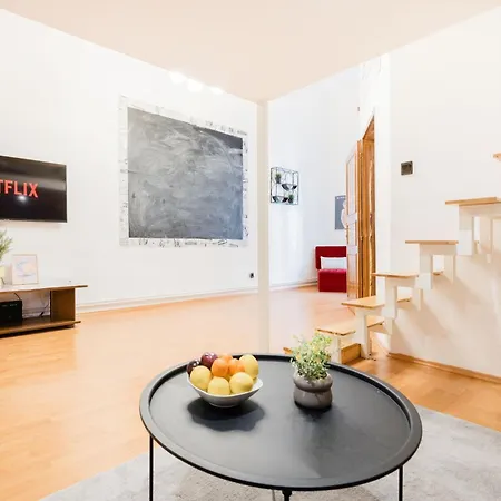 Just Chillin Apt-budapest Historic Landmarks Apartment Budapest