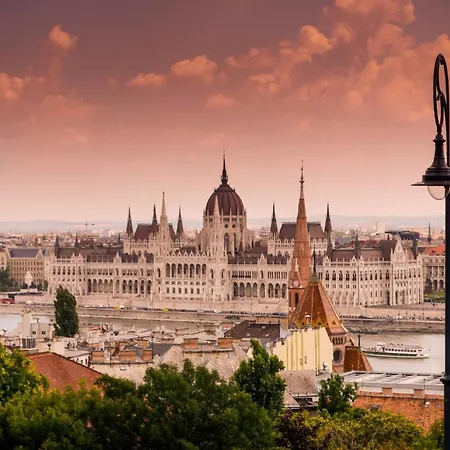 Just Chillin Apt-budapest Historic Landmarks Budapest