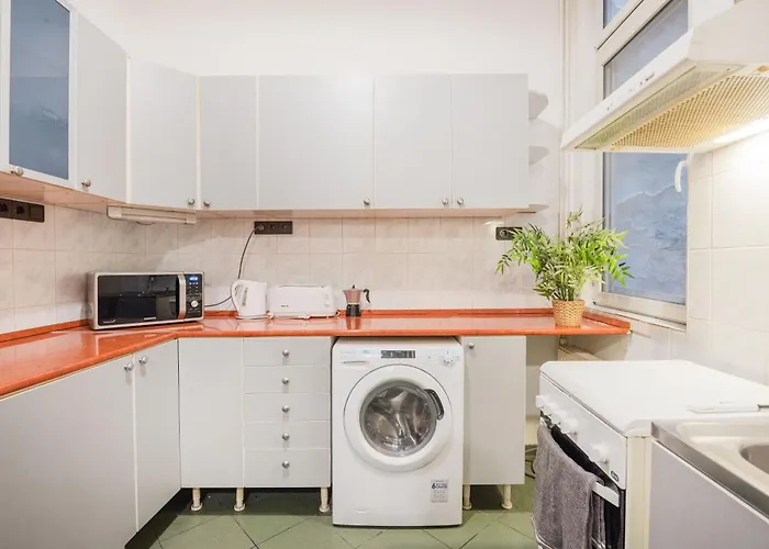 Just Chillin Apt-budapest Historic Landmarks *