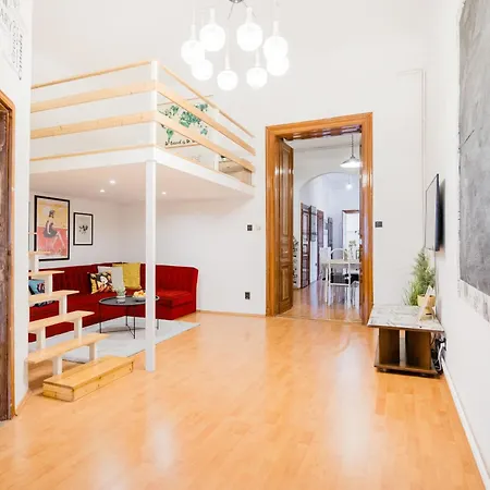 Just Chillin Apt-budapest Historic Landmarks Будапешт