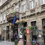 Just Chillin Apt-budapest Historic Landmarks *